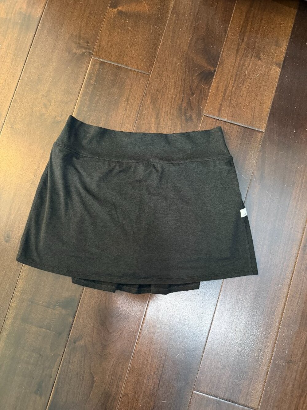 Vuori Halo Performance Skirt pleated athleisure skort Charcoal Black Size Large